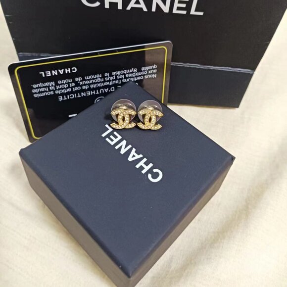 💲Chanel Woman Gold Earrings - Picture 1 of 6